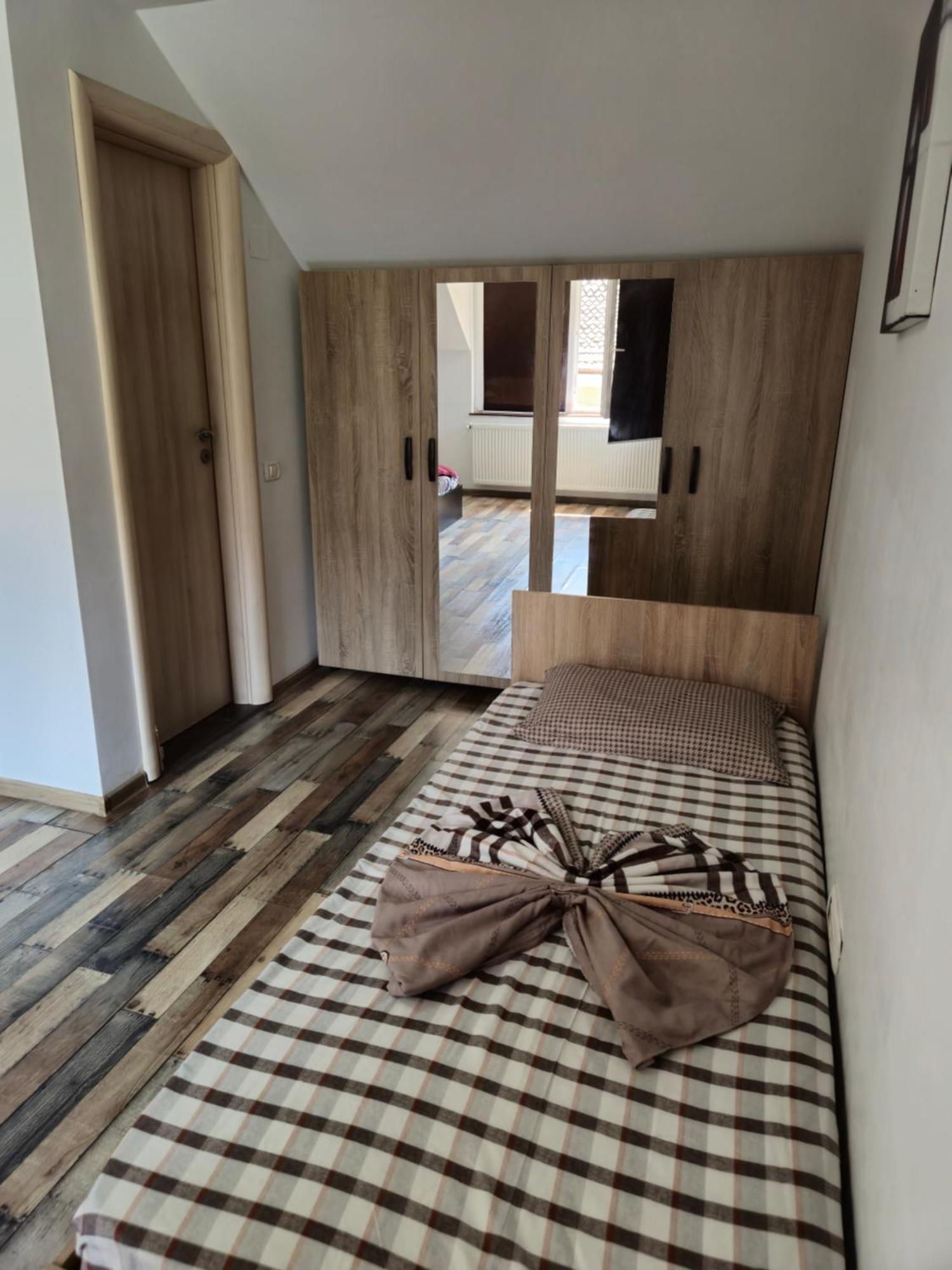 Apartamente De Inchiriat Lucky House บราชอฟ ภายนอก รูปภาพ