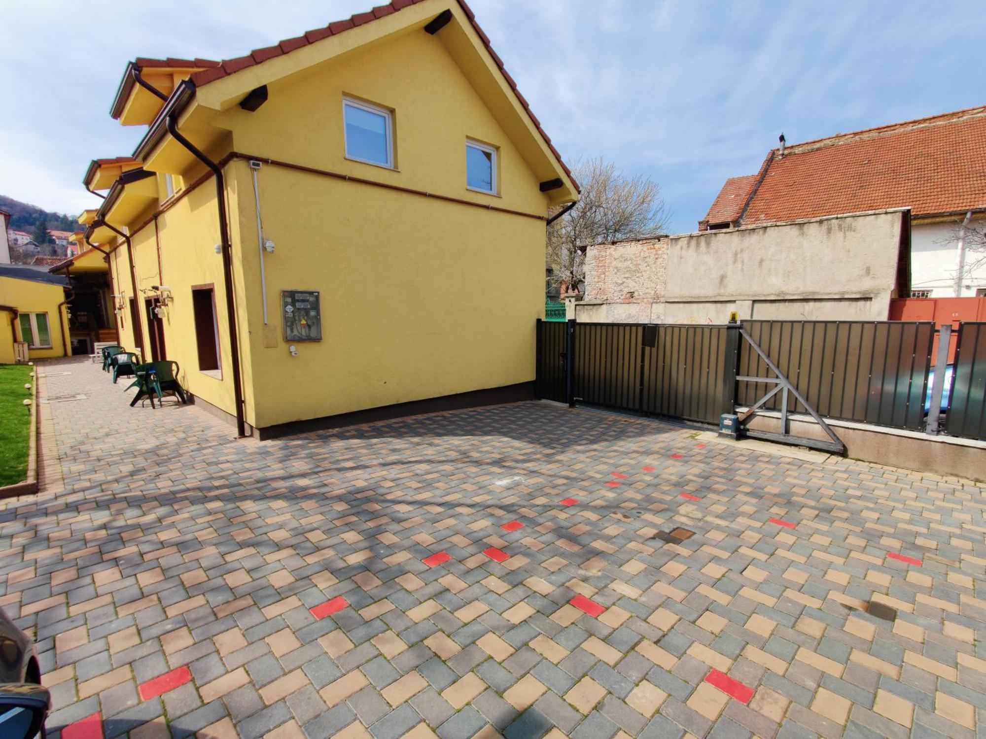 Apartamente De Inchiriat Lucky House บราชอฟ ภายนอก รูปภาพ